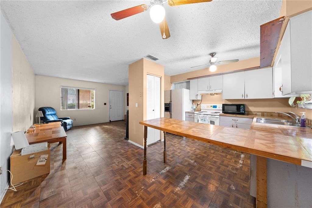 For Sale: $269,900 (3 beds, 1 baths, 1352 Square Feet)