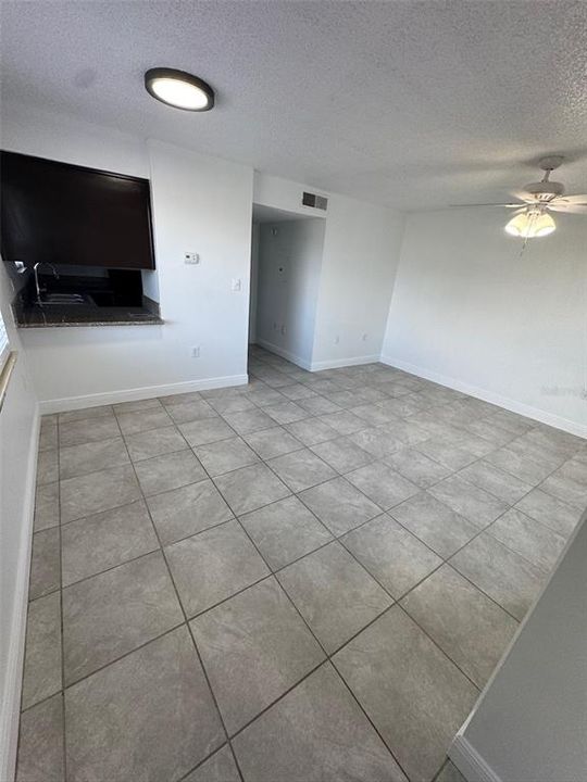 For Rent: $1,099 (1 beds, 1 baths, 629 Square Feet)