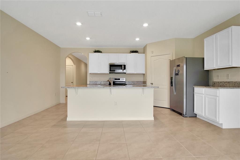 出租: $2,150 (4 贝兹, 2 浴室, 1867 平方英尺)