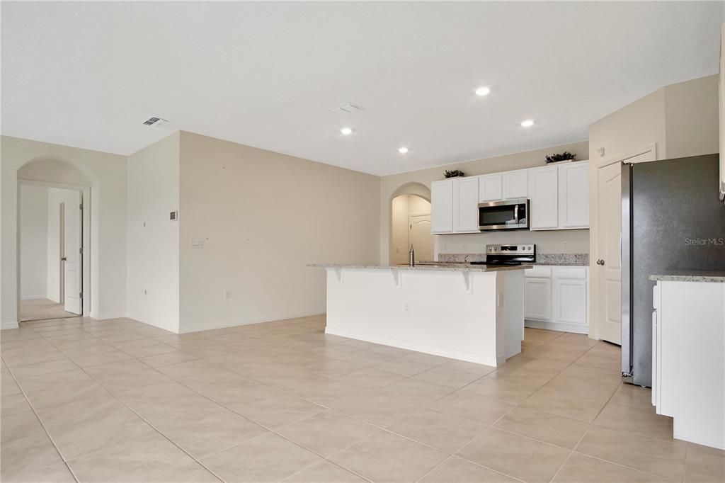 出租: $2,150 (4 贝兹, 2 浴室, 1867 平方英尺)