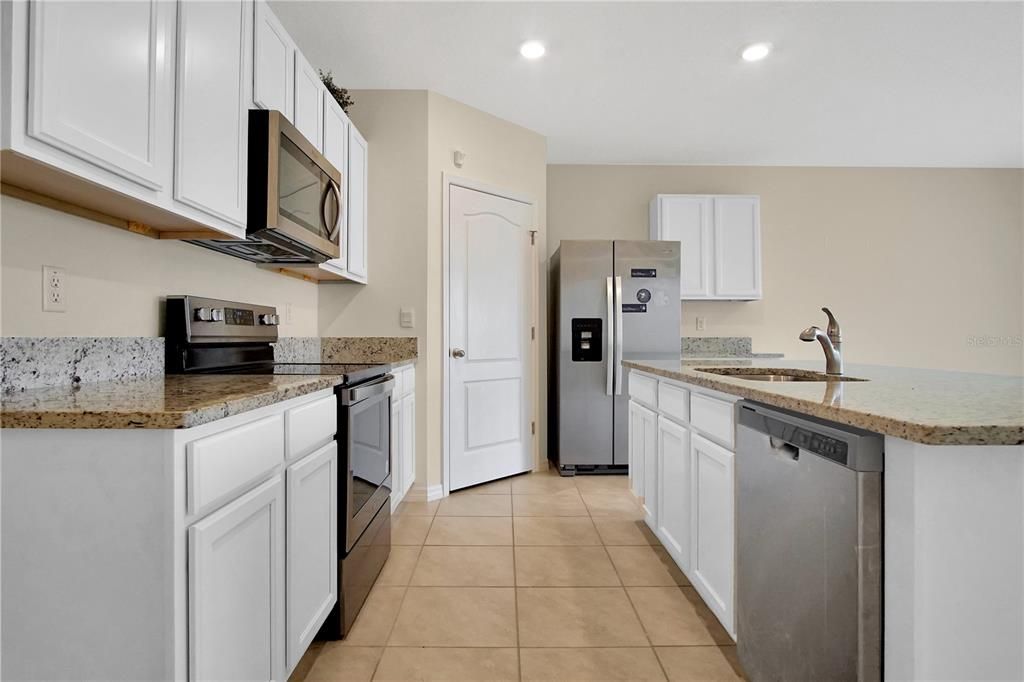 出租: $2,150 (4 贝兹, 2 浴室, 1867 平方英尺)