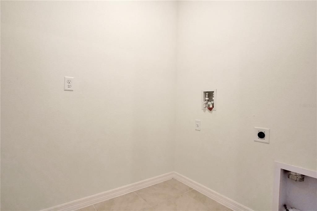 出租: $2,150 (4 贝兹, 2 浴室, 1867 平方英尺)