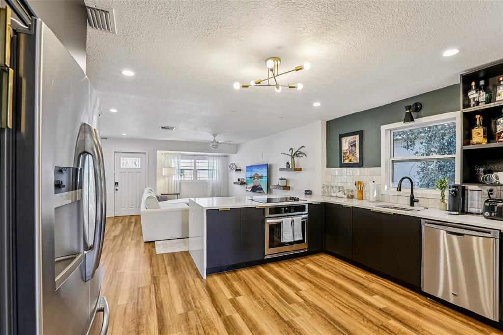 待售: $575,000 (3 贝兹, 2 浴室, 1465 平方英尺)