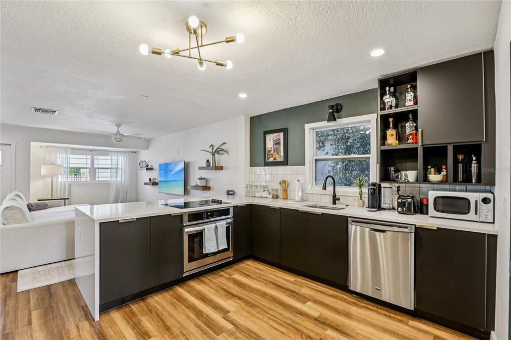 待售: $575,000 (3 贝兹, 2 浴室, 1465 平方英尺)