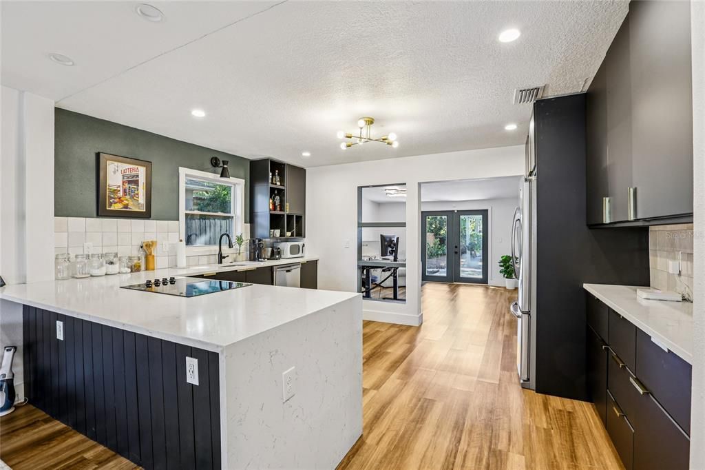 待售: $575,000 (3 贝兹, 2 浴室, 1465 平方英尺)