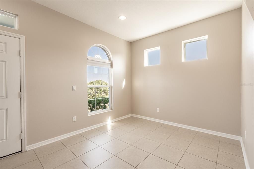 На продажу: $324,000 (3 спален, 2 ванн, 1629 Квадратных фут)