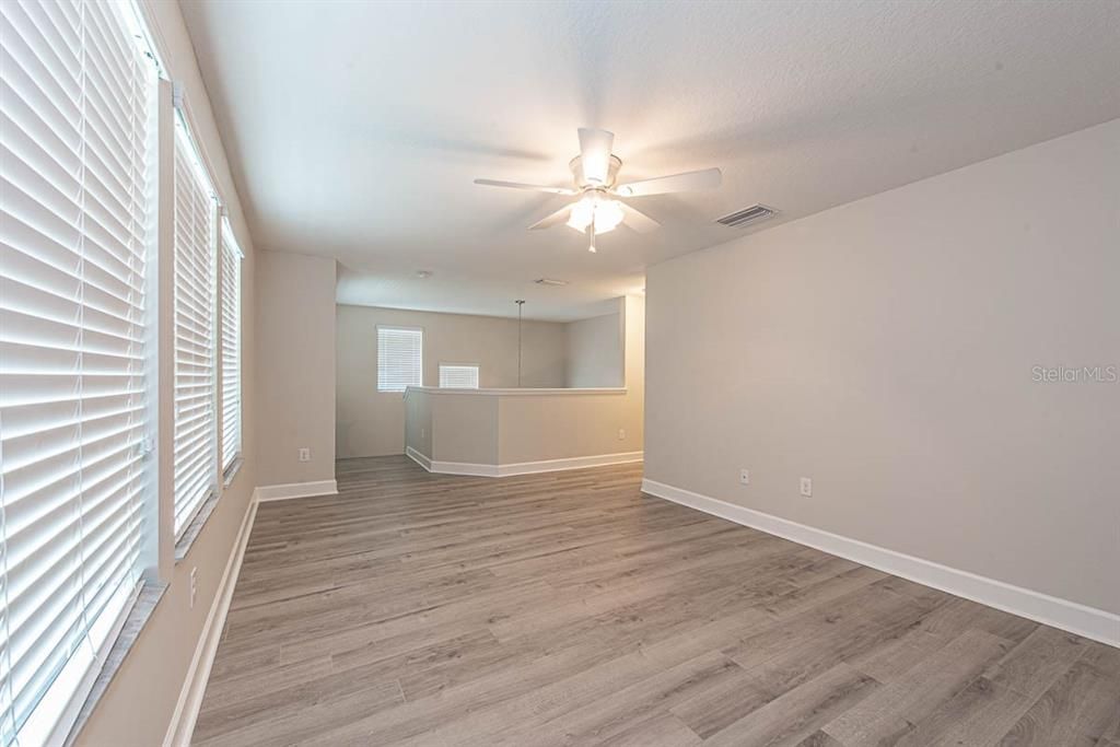 出租: $3,000 (4 贝兹, 3 浴室, 2736 平方英尺)