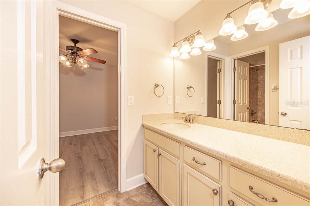 出租: $3,000 (4 贝兹, 3 浴室, 2736 平方英尺)