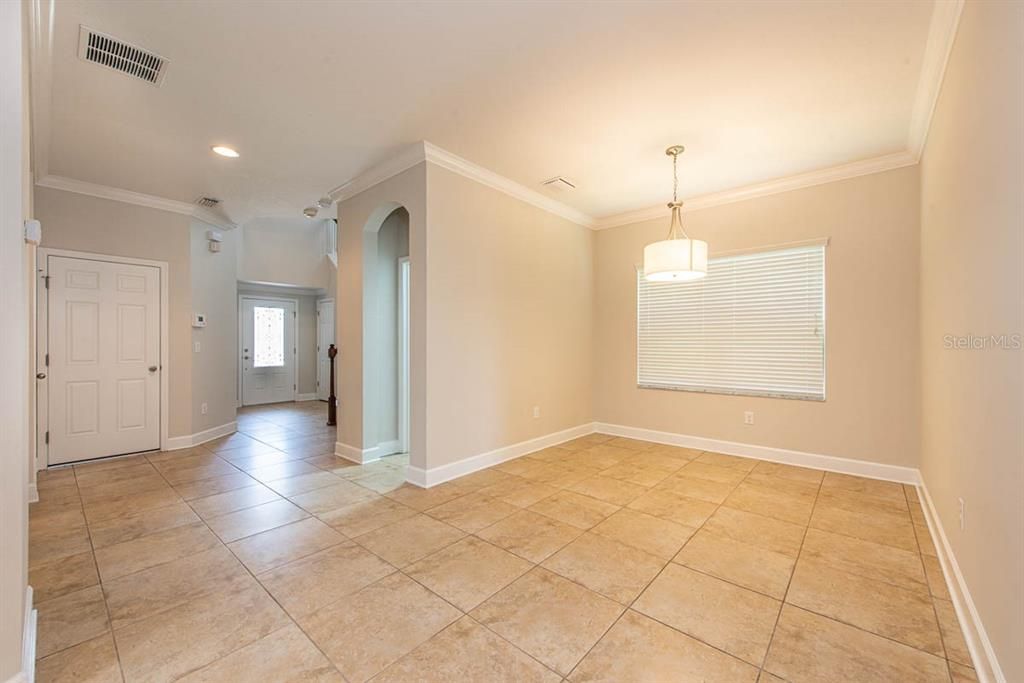 出租: $3,000 (4 贝兹, 3 浴室, 2736 平方英尺)