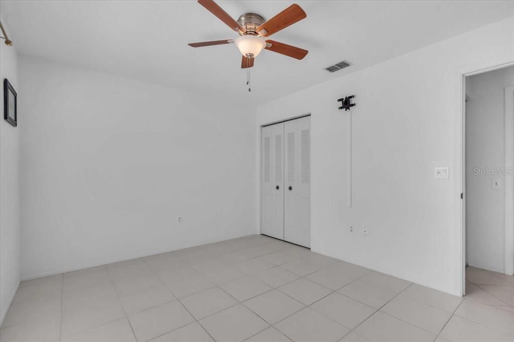 待售: $197,777 (2 贝兹, 2 浴室, 1122 平方英尺)