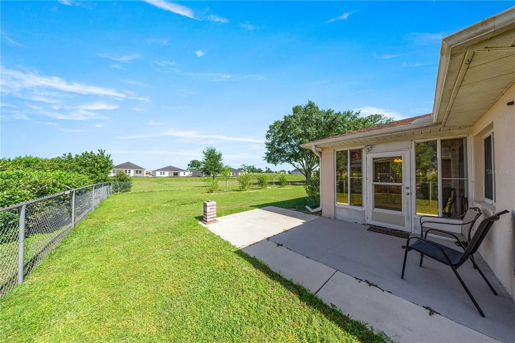 For Sale: $225,000 (2 beds, 2 baths, 1002 Square Feet)