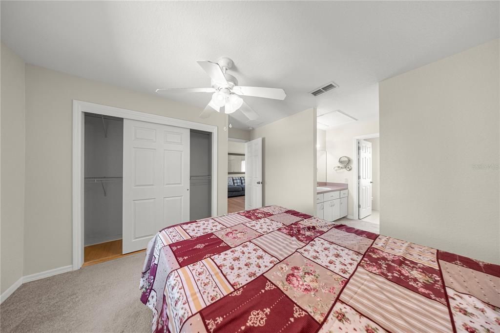 For Sale: $225,000 (2 beds, 2 baths, 1002 Square Feet)