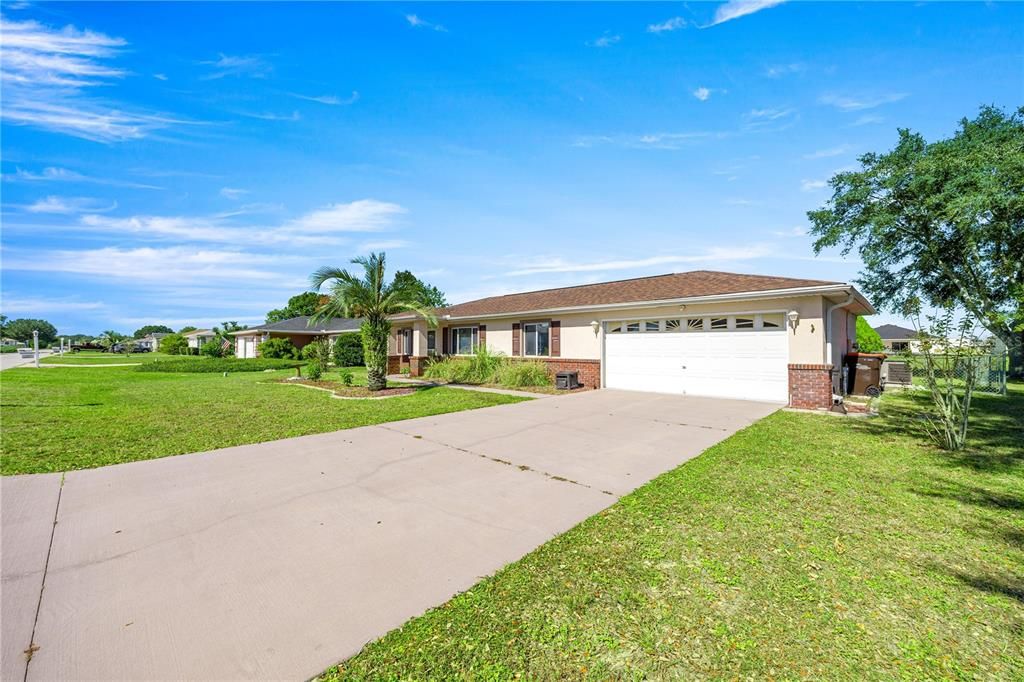 For Sale: $225,000 (2 beds, 2 baths, 1002 Square Feet)