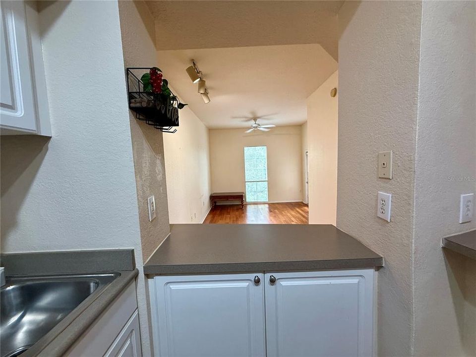 出租: $1,800 (1 贝兹, 1 浴室, 721 平方英尺)