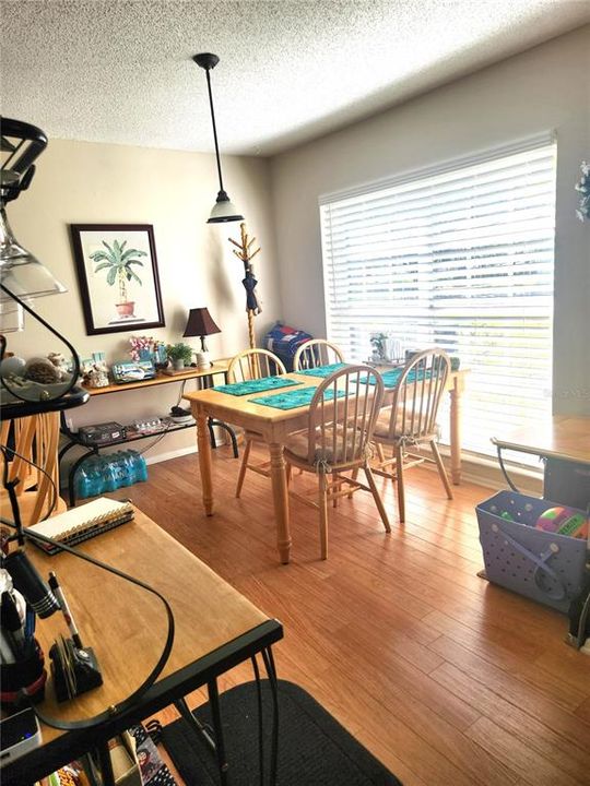 For Rent: $2,100 (2 beds, 1 baths, 1150 Square Feet)