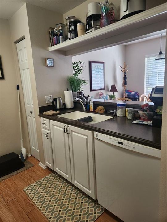 For Rent: $2,100 (2 beds, 1 baths, 1150 Square Feet)
