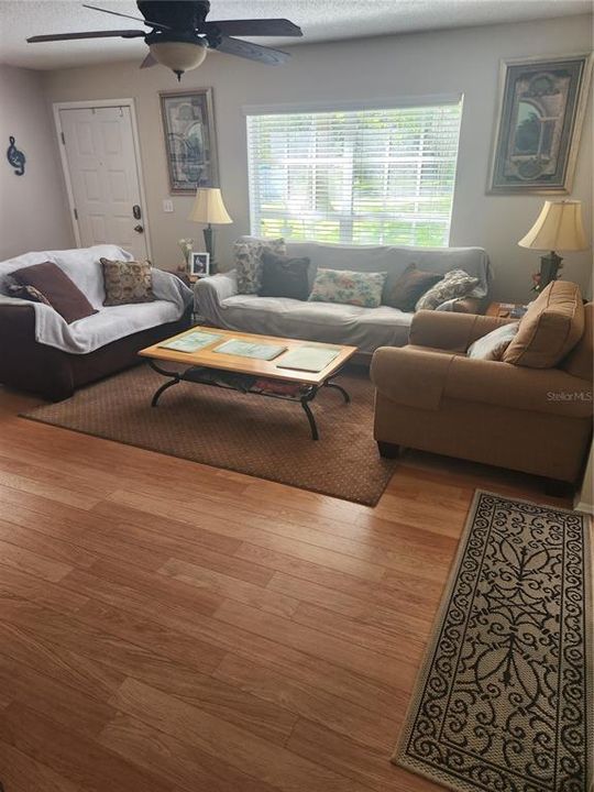 For Rent: $2,100 (2 beds, 1 baths, 1150 Square Feet)