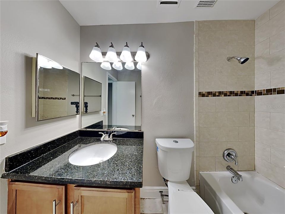 For Rent: $1,899 (3 beds, 2 baths, 1240 Square Feet)