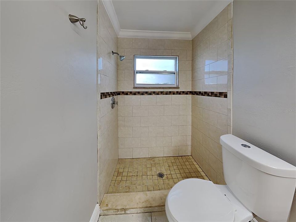 For Rent: $1,899 (3 beds, 2 baths, 1240 Square Feet)