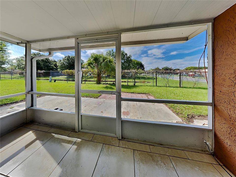 For Rent: $1,899 (3 beds, 2 baths, 1240 Square Feet)