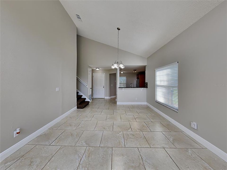 For Rent: $1,899 (3 beds, 2 baths, 1240 Square Feet)