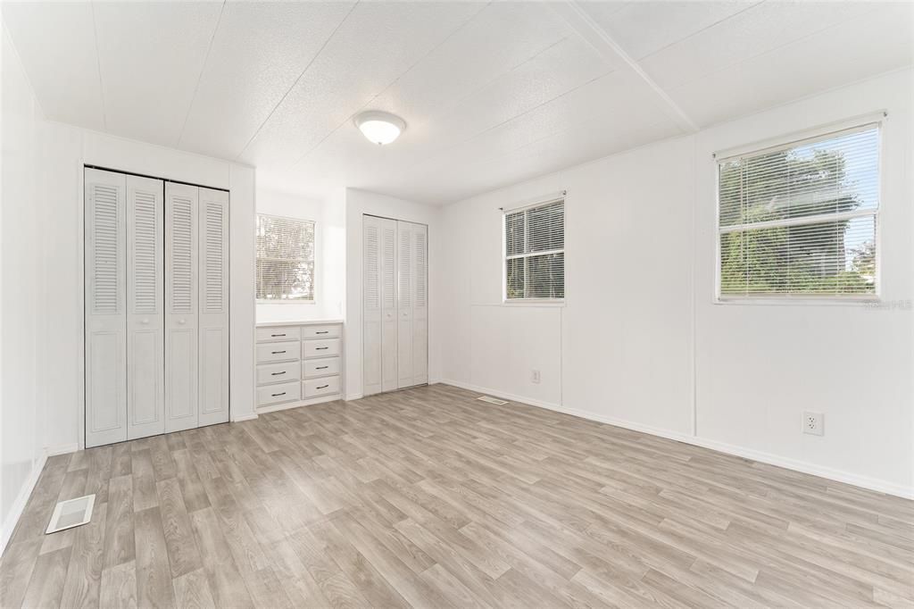 For Sale: $79,900 (2 beds, 2 baths, 960 Square Feet)