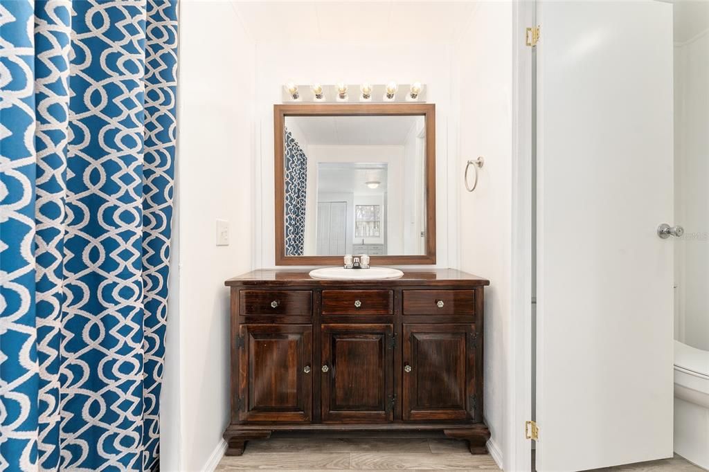 For Sale: $79,900 (2 beds, 2 baths, 960 Square Feet)