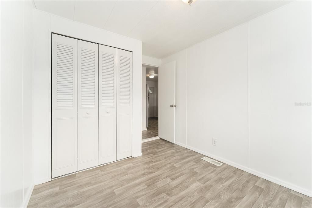 For Sale: $79,900 (2 beds, 2 baths, 960 Square Feet)