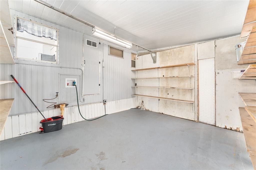 For Sale: $79,900 (2 beds, 2 baths, 960 Square Feet)