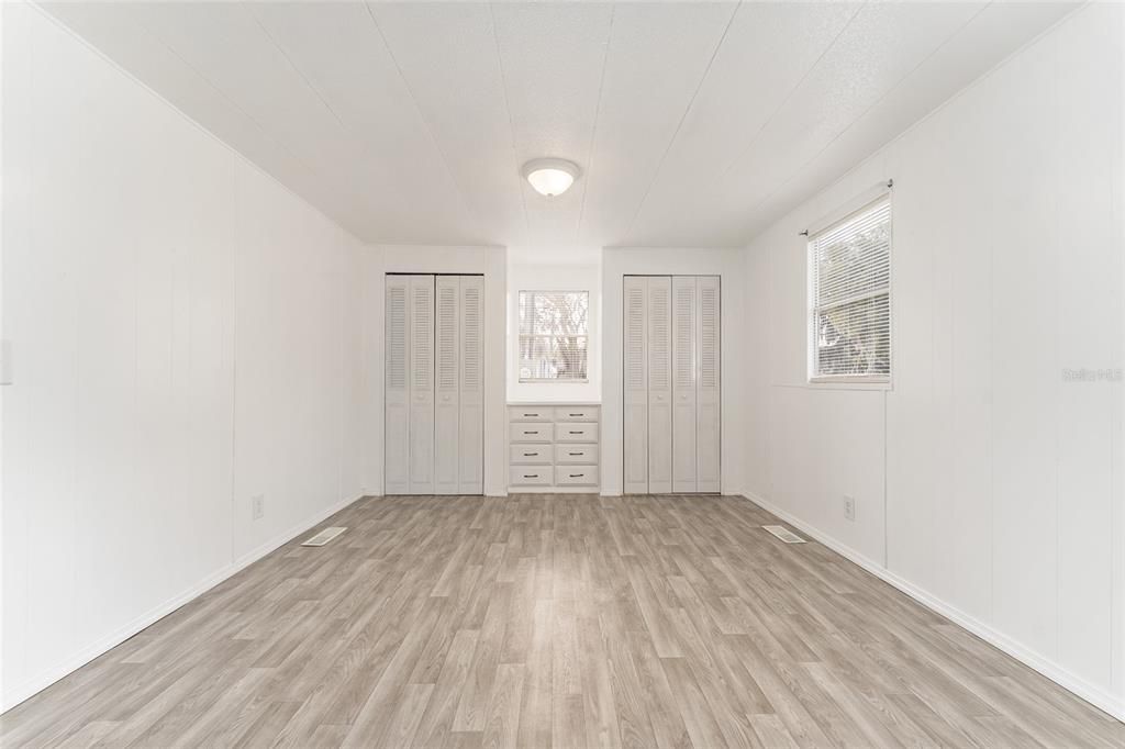 For Sale: $79,900 (2 beds, 2 baths, 960 Square Feet)