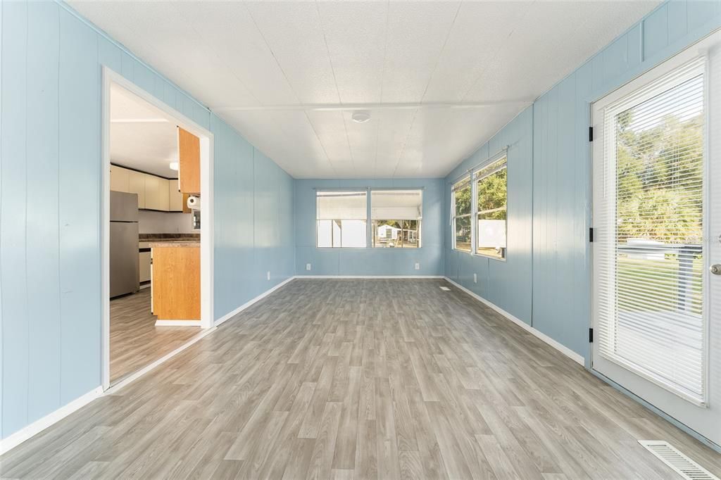 For Sale: $79,900 (2 beds, 2 baths, 960 Square Feet)