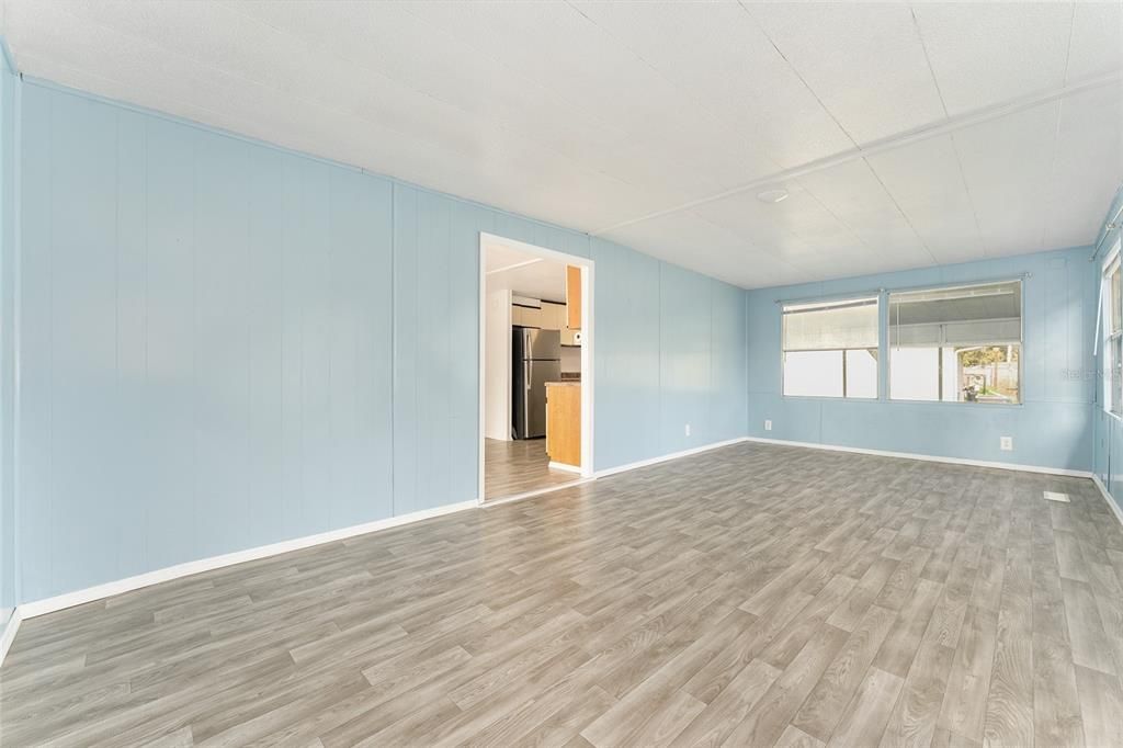 For Sale: $79,900 (2 beds, 2 baths, 960 Square Feet)