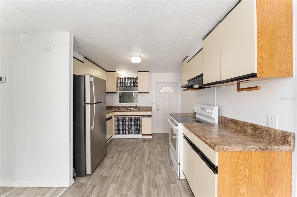 For Sale: $79,900 (2 beds, 2 baths, 960 Square Feet)