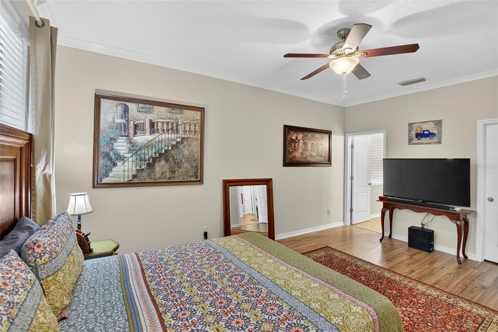 На продажу: $449,900 (4 спален, 2 ванн, 1900 Квадратных фут)