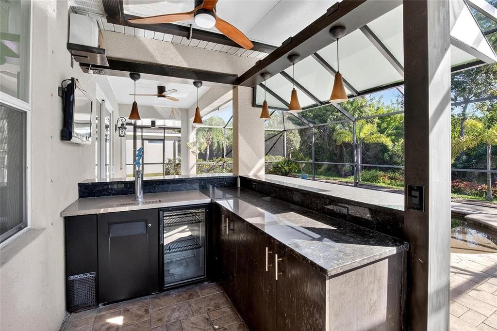 На продажу: $449,900 (4 спален, 2 ванн, 1900 Квадратных фут)