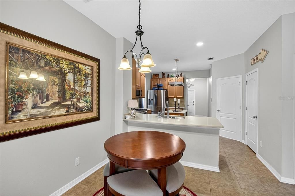 На продажу: $449,900 (4 спален, 2 ванн, 1900 Квадратных фут)