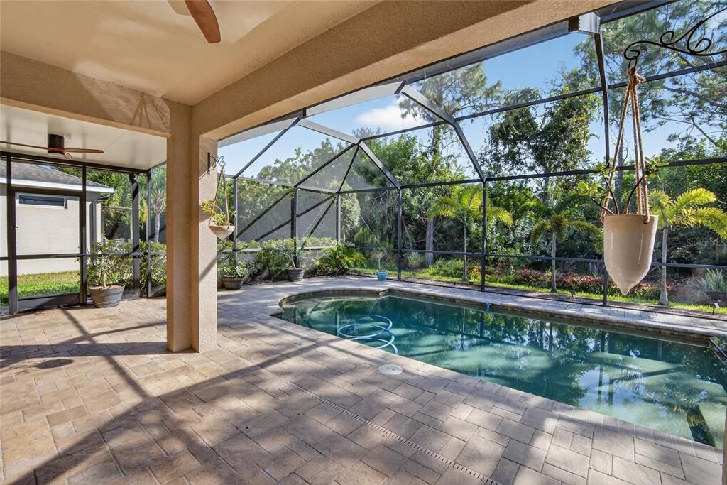 На продажу: $449,900 (4 спален, 2 ванн, 1900 Квадратных фут)