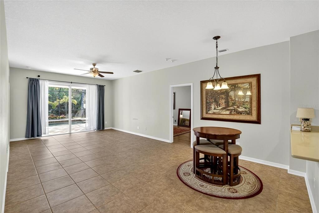 На продажу: $449,900 (4 спален, 2 ванн, 1900 Квадратных фут)