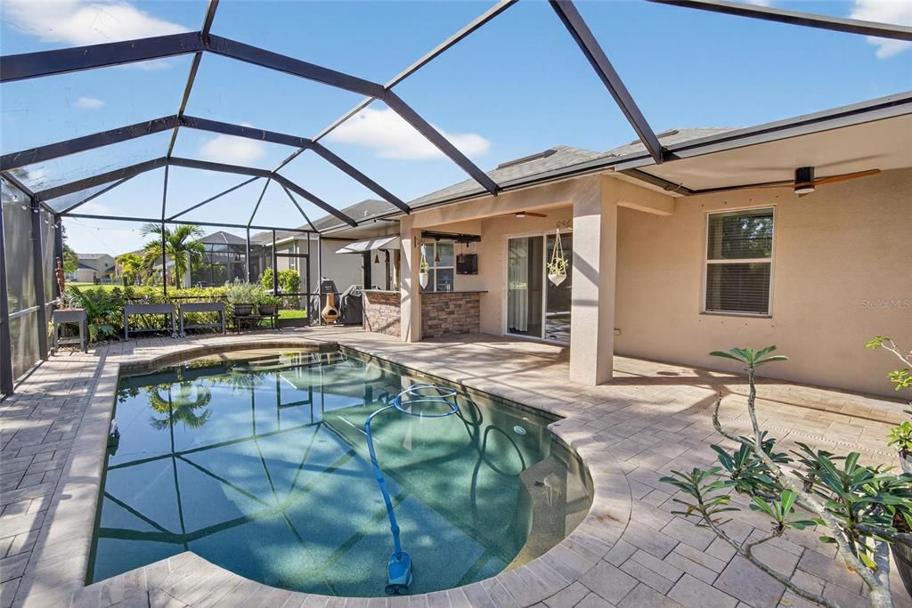 На продажу: $449,900 (4 спален, 2 ванн, 1900 Квадратных фут)