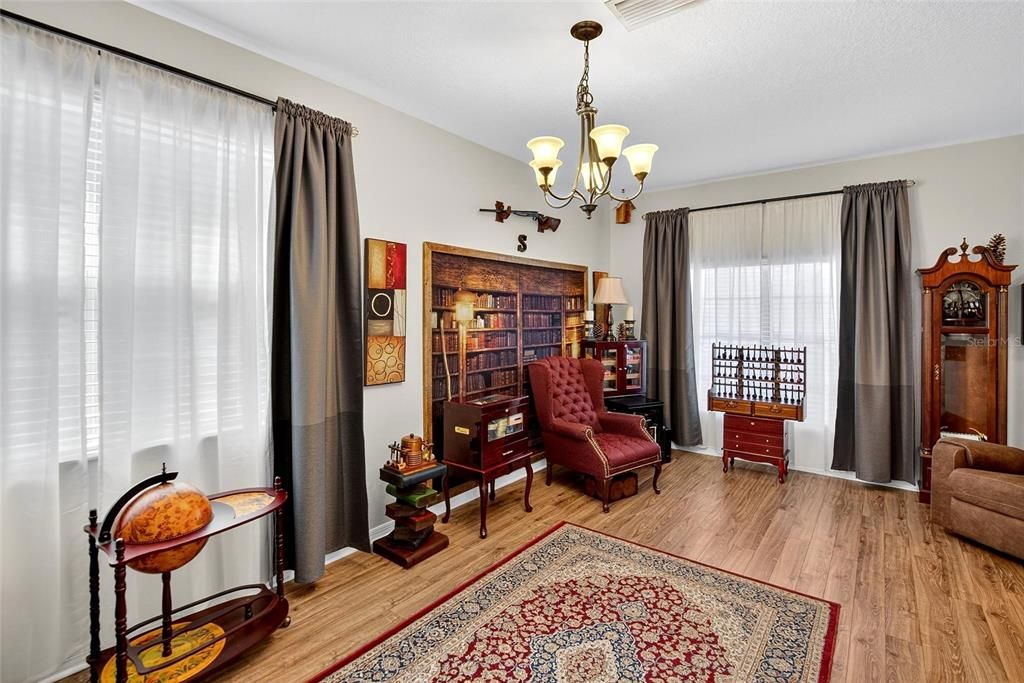 На продажу: $449,900 (4 спален, 2 ванн, 1900 Квадратных фут)