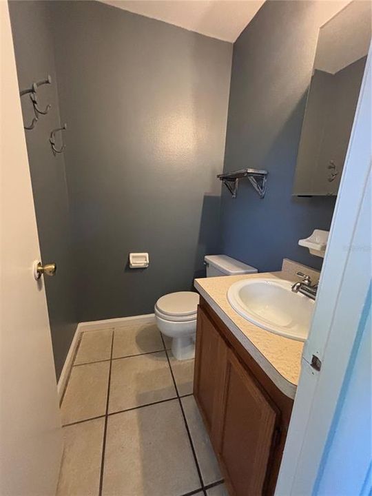 For Rent: $2,000 (3 beds, 1 baths, 1000 Square Feet)