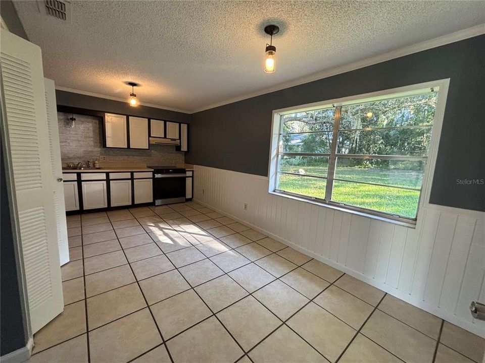 For Rent: $2,000 (3 beds, 1 baths, 1000 Square Feet)