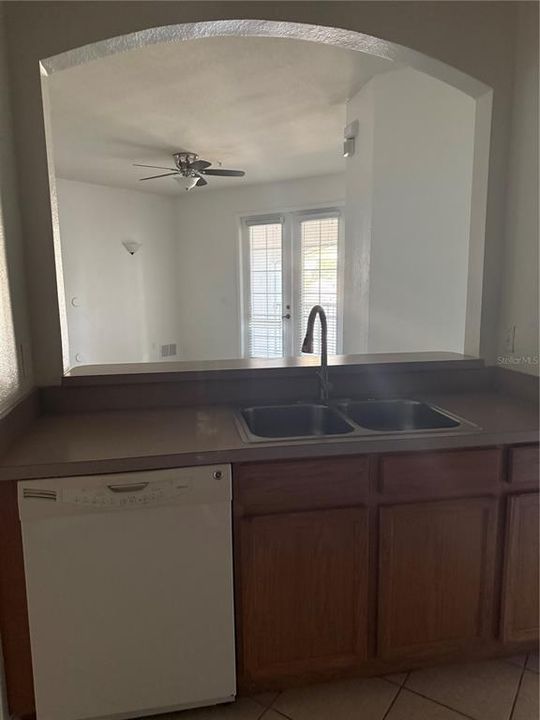 В аренду: $1,800 (3 спален, 2 ванн, 1433 Квадратных фут)