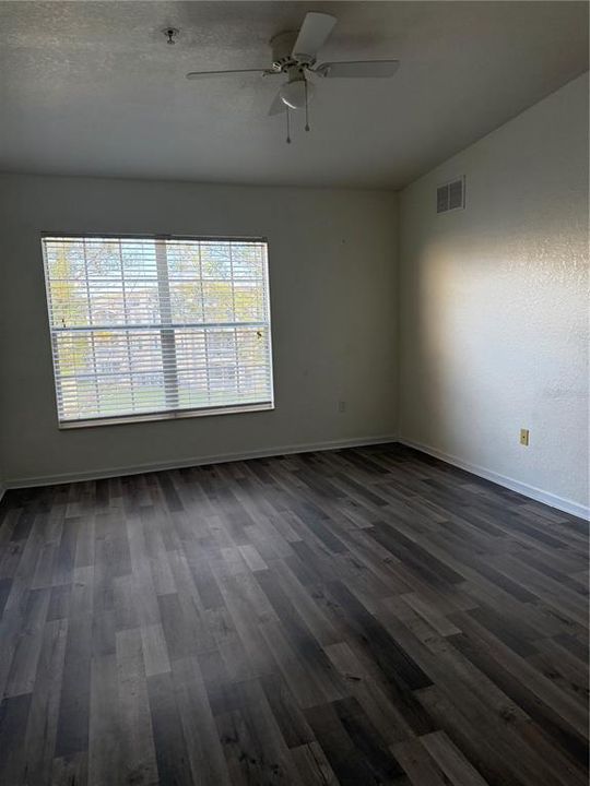 В аренду: $1,800 (3 спален, 2 ванн, 1433 Квадратных фут)