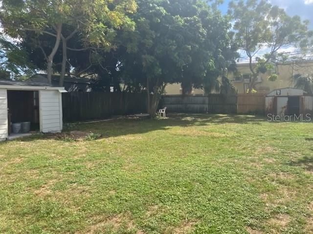 出租: $1,895 (3 贝兹, 1 浴室, 1063 平方英尺)