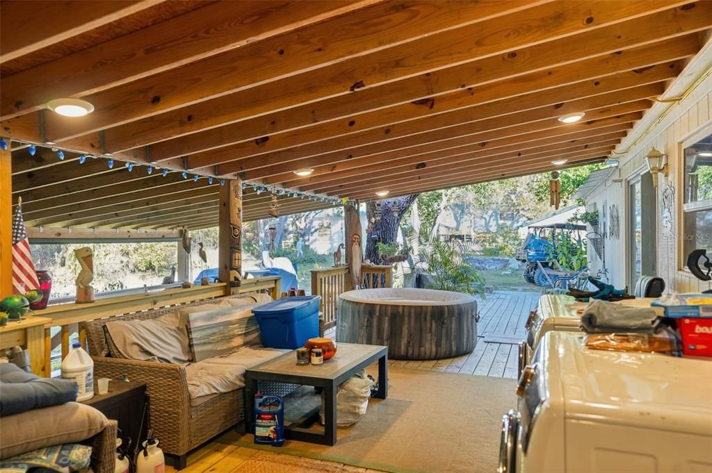 For Sale: $329,900 (2 beds, 2 baths, 1413 Square Feet)