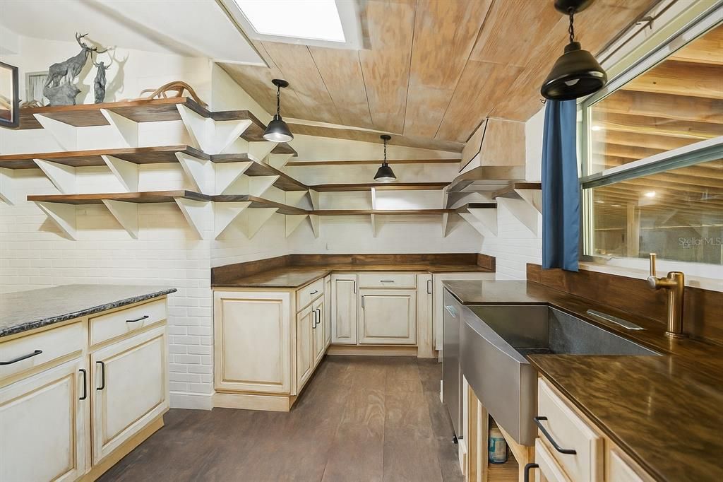 For Sale: $329,900 (2 beds, 2 baths, 1413 Square Feet)