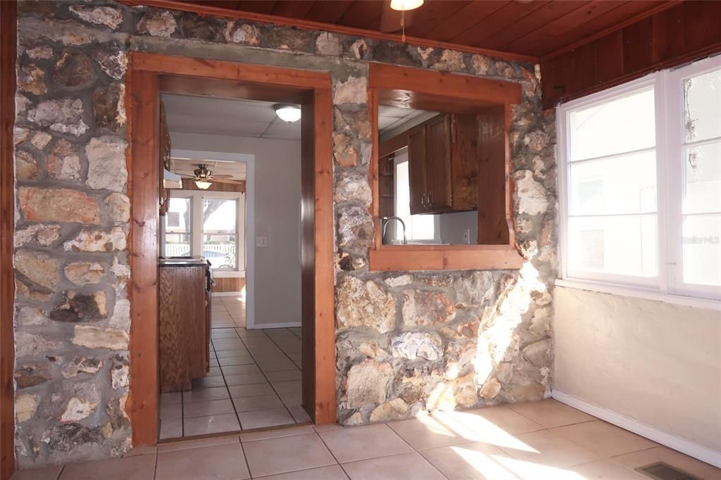 En Renta: $1,295 (2 camas, 1 baños, 676 Pies cuadrados)