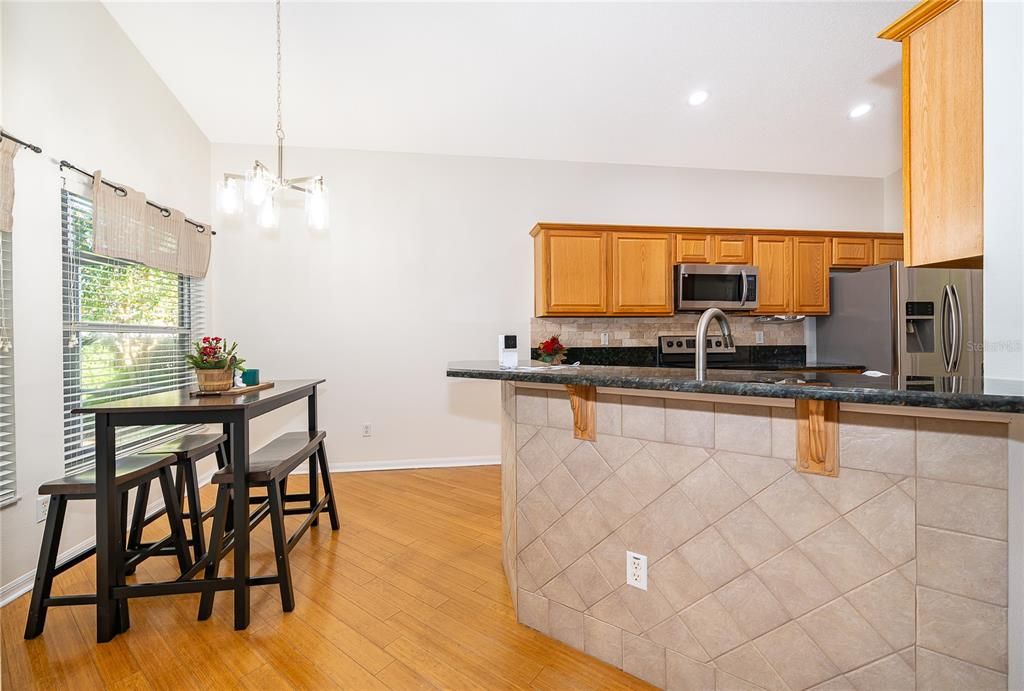 待售: $439,000 (3 贝兹, 2 浴室, 1656 平方英尺)