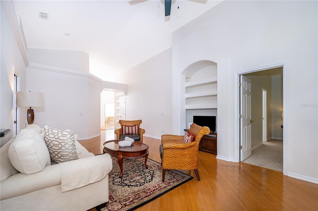 待售: $439,000 (3 贝兹, 2 浴室, 1656 平方英尺)